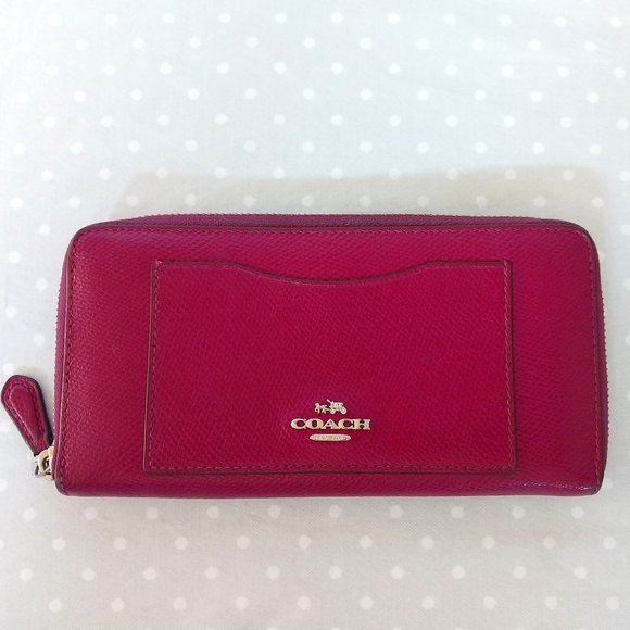Coach Crossgrain Leather Fuschia Colored Zippered Wallet - Picture 1 of 7